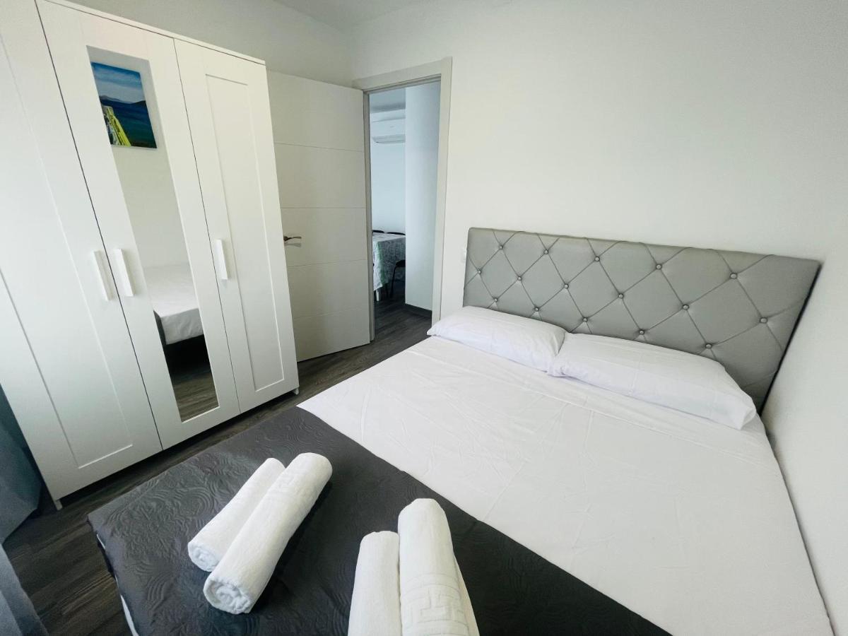 Barca 5 New Beach Apartment Sant Adria de Besos Exterior foto